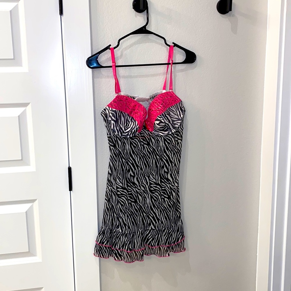 Euc Torrid Plus Size 0 Underwire Zebra Ruffle & H… - image 1